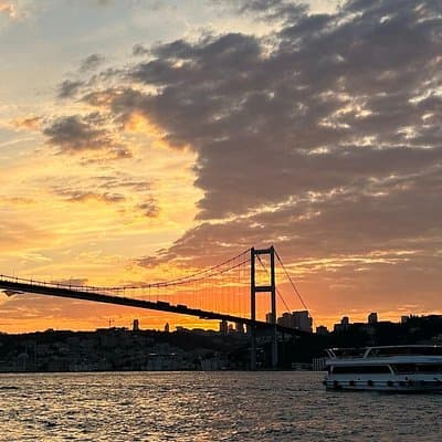 Enjoy Istanbul’s Bosphorus:2-Hour Daytime, Sunset & Night Cruises