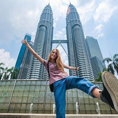 Kuala Lumpur Private Tour: Petronas Twin Towers and Batu Caves