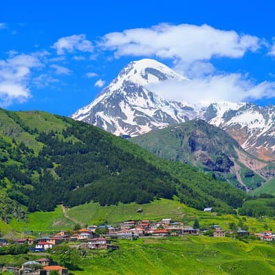 Day Trip to Gudauri and Kazbegi Including 4WD