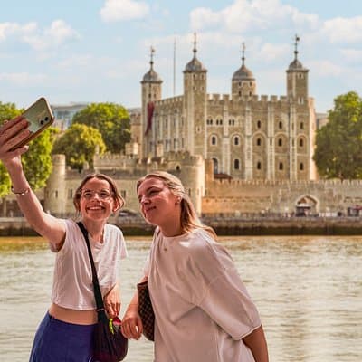 Tower of London Guided Tour with Optional Thames River Cruise