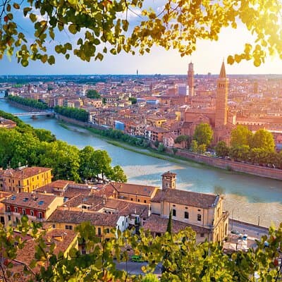 Verona: Tour with Arena, Cable Car and Optional Juliet Tickets