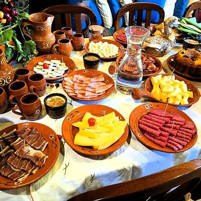Sintra Food & Wine Experience – Tapas, Tastings & Culture