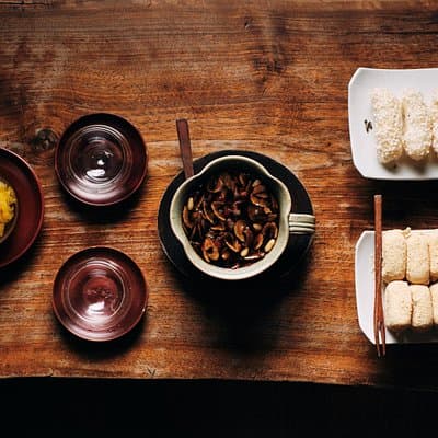 Downtown Seoul Guided Food & Market Tour with 8+ Local Tastings