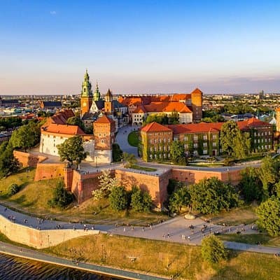 Krakow: Wawel Castle Guided Tour with Skip-The-Line Entry