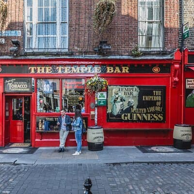 Dublin Historical Centre Food Tour with 7 Food Tastings & Drinks