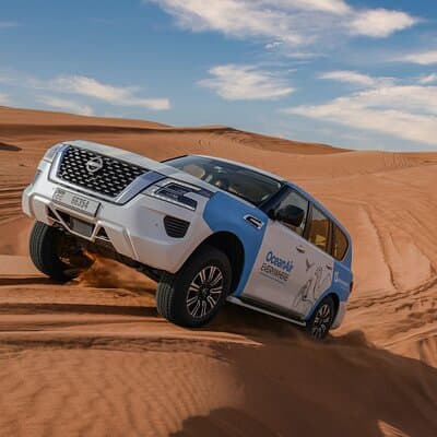 Dubai Premium Red Dunes Safari, camellos y barbacoa de 5* en el campamento de Al Khayma