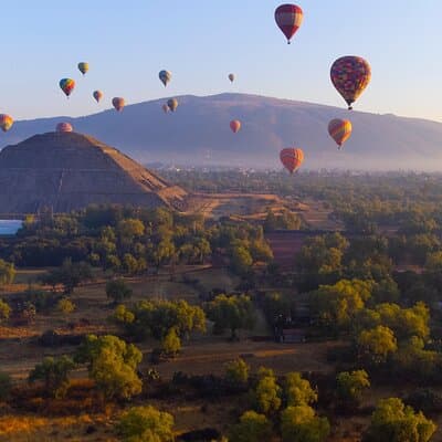 Balloon flight + pick up in CDMX + Breakfast in Cave + Teotihuacan