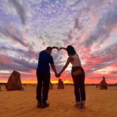 Pinnacles Desert Sunset Dinner and Stargazing Tour