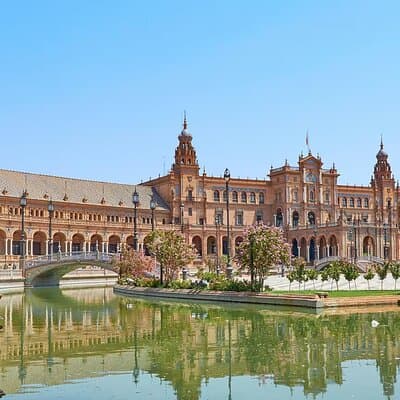 Seville: Small-Group City Highlights Walking Tour