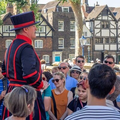 Early Access Tower of London: Crown Jewels and Beefeater Ceremony