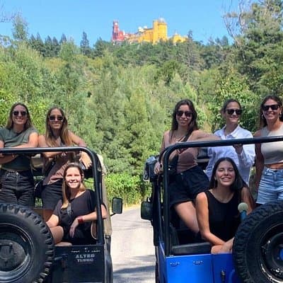Sintra Highlights: Private Tour of Palaces & Coast in Classic 4x4