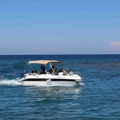 Boat tour of the Polignano a Mare caves with aperitif
