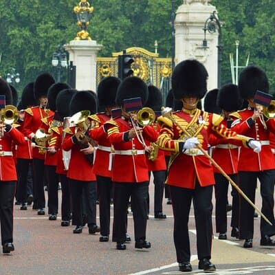 Changing of the Guard Small-Group Walking Tour in London