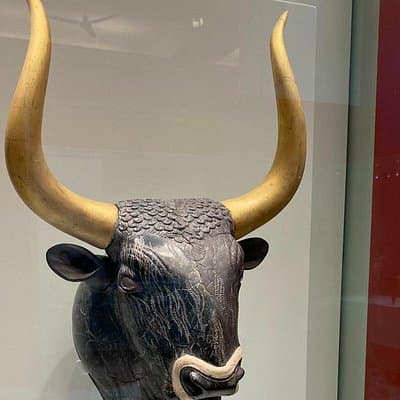 Heraklion Archaeological Museum & old town Private Guided Tour