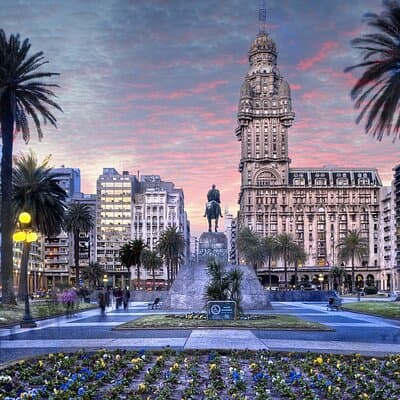 Tailor-made Montevideo: Private City Tour with a Local
