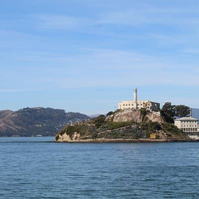 Alcatraz Tour + 90 min San Francisco City Open Air Van Tour