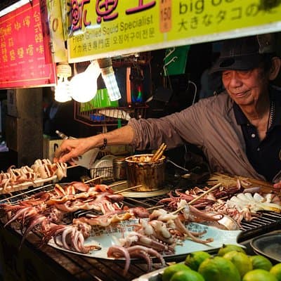 Taipei: Your First Day Food Tour with Locals & 12+ Tastings