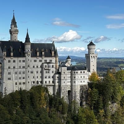 Private Tour to Neuschwanstein Castle & Linderhof from Munich