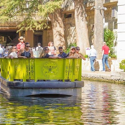 San Antonio Small Group Tour with Riverwalk Boat Cruise