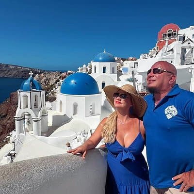 Private Customizable Santorini Tour with Local Driver-Guide