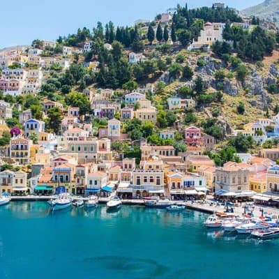 Paseo en barco a la isla Symi con parada en la bahía de St George
