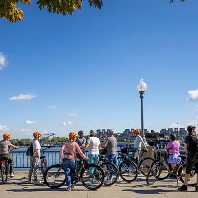 Bike / E-bike Tour : Downtown, Old Montreal, Waterfront by Fitz