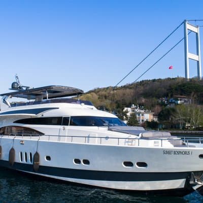 Istanbul Bosphorus Yacht Cruise with Guide and Asian Side Stop