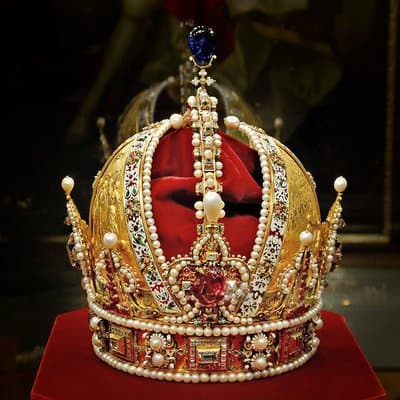 Kunsthistorisches Museum Vienna and Imperial Treasury of Vienna