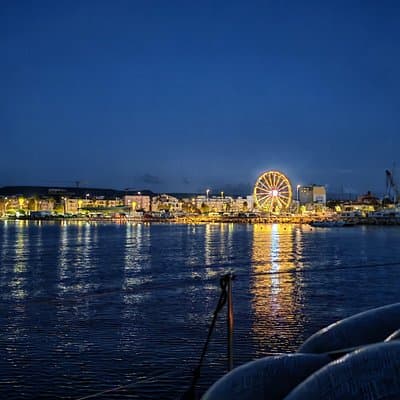 Sunset tour on a sailing boat with aperitif