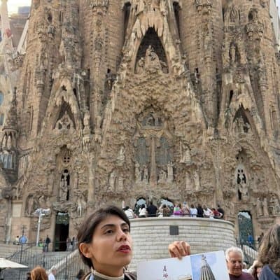 Barcelona Private Gothic Quarter Highlights & Sagrada Familia