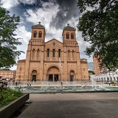 Half-Day Medellín Tour: Plaza Botero, MetroCable & Santo Domingo