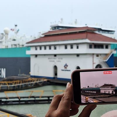 Panama Canal Tour: Miraflores Locks and Canal Zone