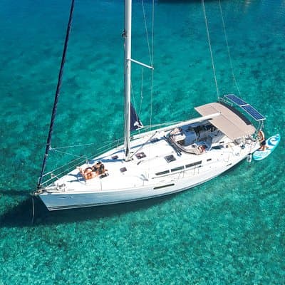 Dia Island Sailing Cruise with Meal and Water Activities