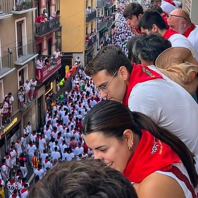 VIP San Fermín: Estafeta Balcony+Churros & Giants