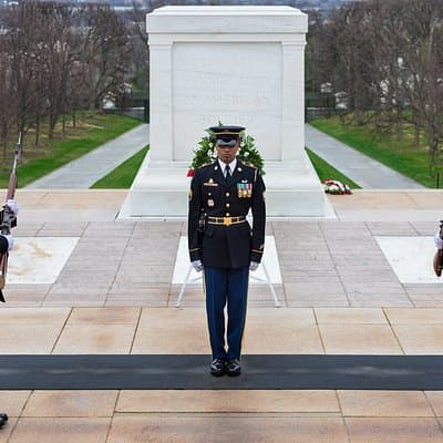 Small-Group Arlington Cemetery & Changing of the Guard Tour
