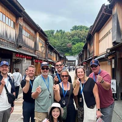 Kanazawa Food Tour: Omicho Market & Geisha District