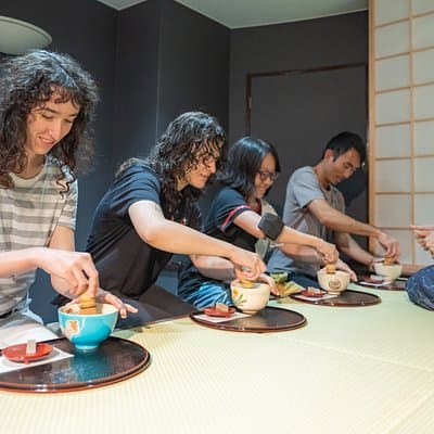 Kyoto Nishiki Market Walk Tour with Tea Ceremony Experience