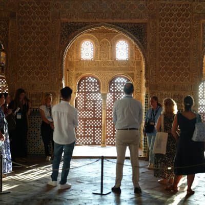 Alhambra &Charles Palace Guided Tour with Optional Nasrid Palaces