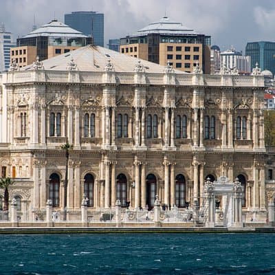 Private Dolmabahce Palace, Bosphorus Cruise & Spice Bazaar Tour