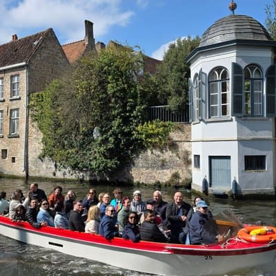 Boat trip, guided walk and chocolate