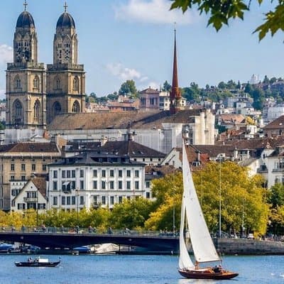 Zurich Adventure : Walking tour, Lake Cruise and Cable Car