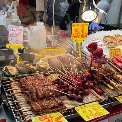 Kuromon Market Food Walking Tour in Osaka (6 stops, 6 tastes)