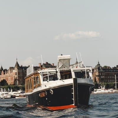 Electric Boat Ride in Stockholm with Live-Guide