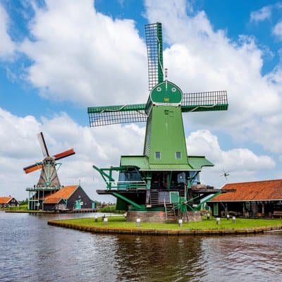 Amsterdam: Zaanse Schans, "Lego-houses" and Volendam Tour