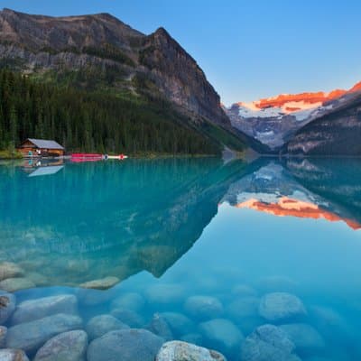 8 Iconic Stops. 12 Comfy Seats. See Banff's Best in First Class.