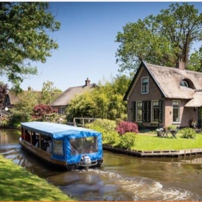 Giethoorn, Zaanse Schans Windmills Guided Day Trip from Amsterdam