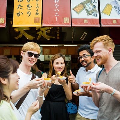 Tokyo Tsukiji Fish Market Food Walking Tour with 5 Tastings