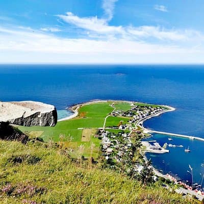 Ålesund Shore Excursion and 6 beautiful highlight stops minibus