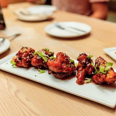 Vancouver: Gastown Food Tour with 6 Authentic Local Food Tastings