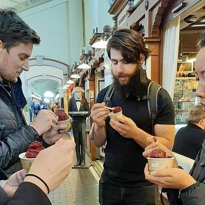 CITY Tour with Food Tasting in Helsinki